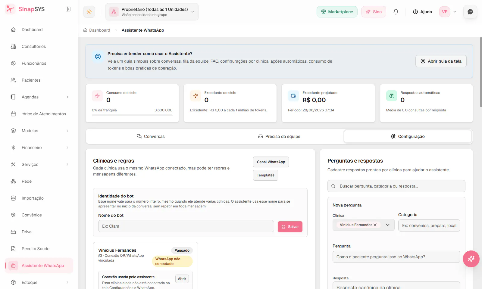 Tela real do assistente de IA para WhatsApp com identidade do bot, regras por clínica e cadastro de perguntas e respostas